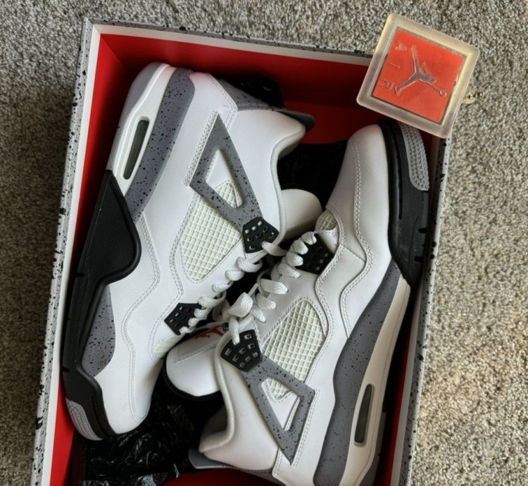 Air Jordan 4 Retro White Cement 2012 Size 9 5