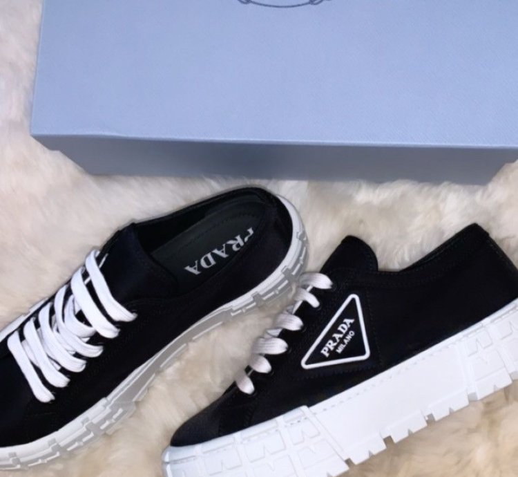 Women Nylon Gabardine Sneakers