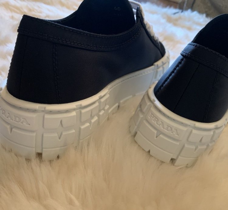 Women Nylon Gabardine Sneakers