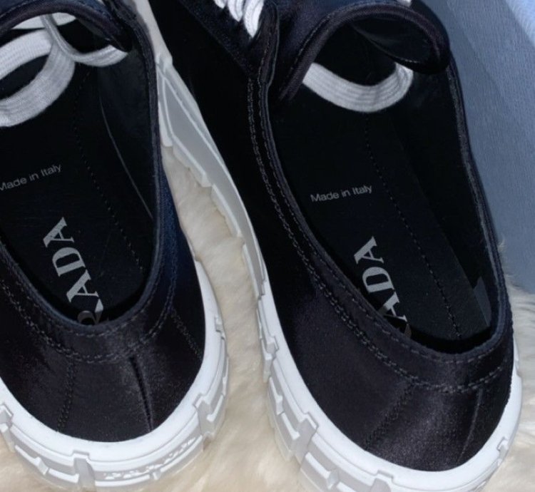 Women Nylon Gabardine Sneakers