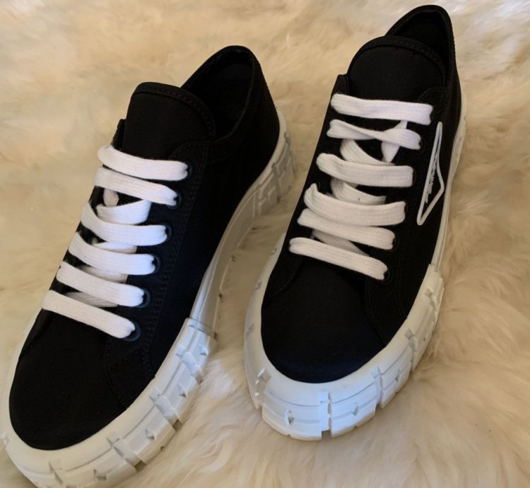 Women Nylon Gabardine Sneakers