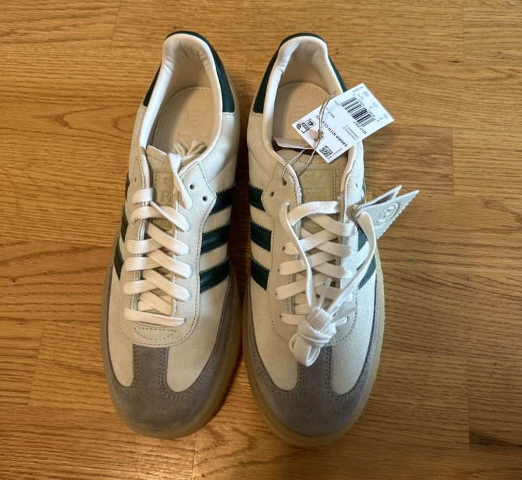 Kith Adidas 8th St Sambas never Worn