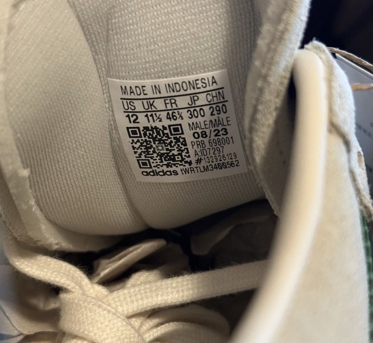 Kith Clarks Sambas