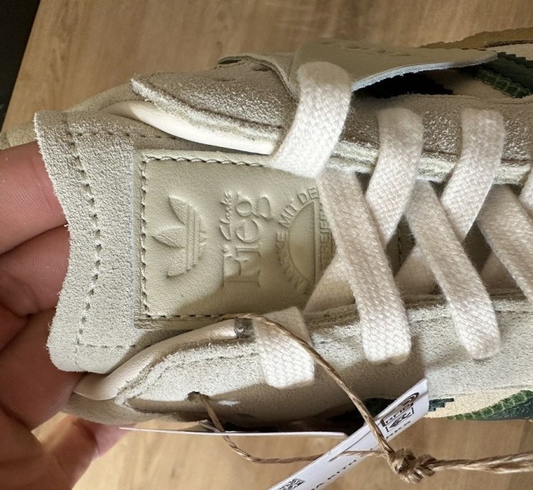 Kith Clarks Sambas