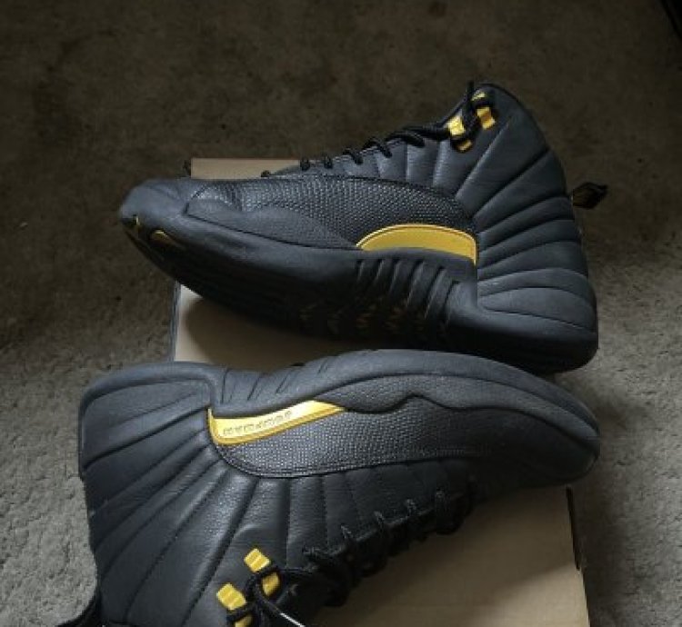 Air Jordan 12 Black Taxi
