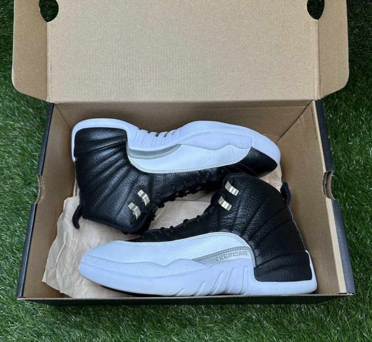 Air Jordan 12 Playoff 2022