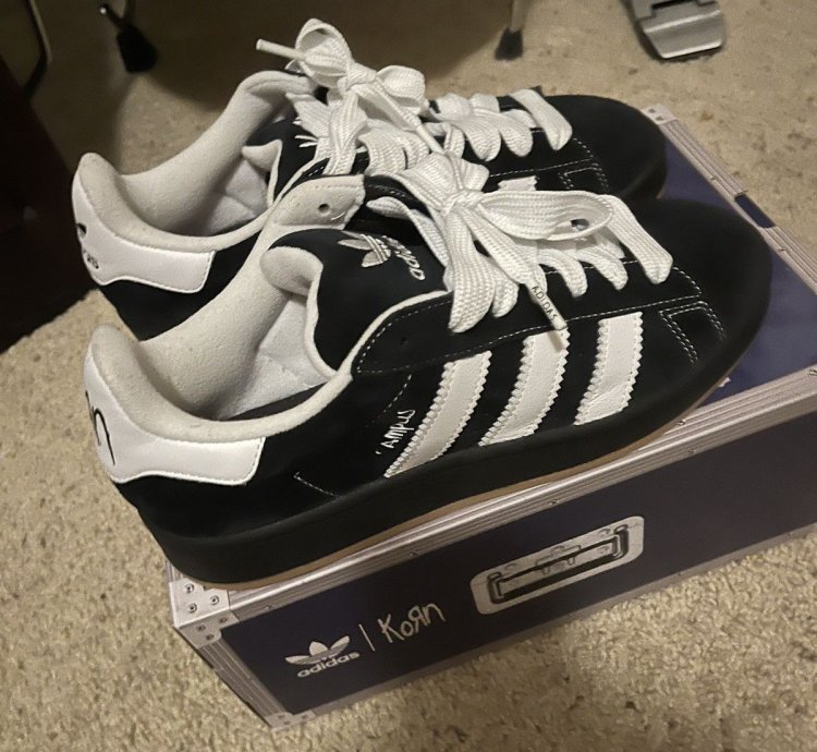 Korn Adidas