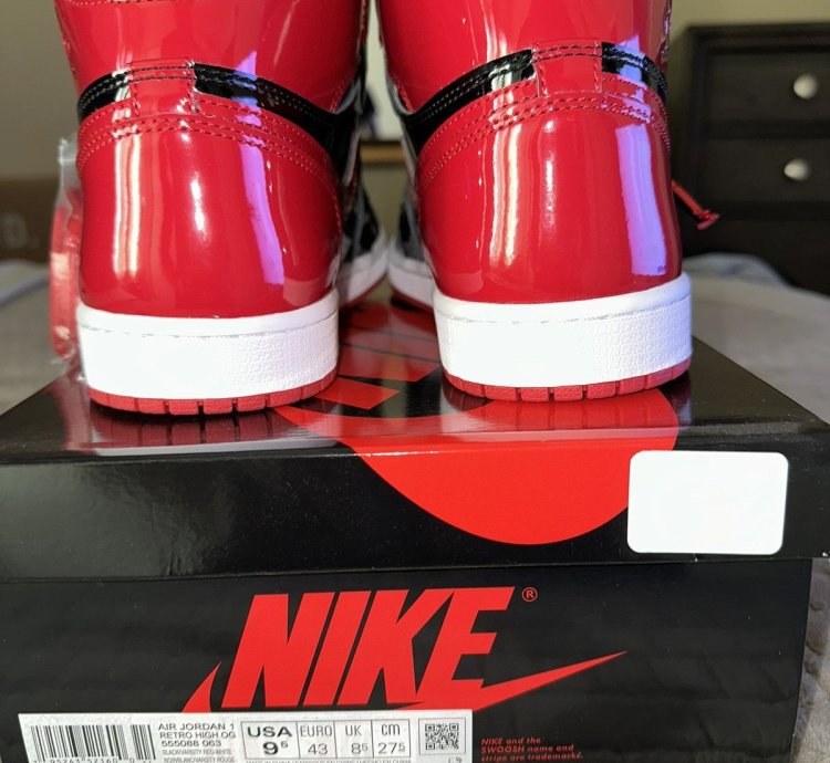 Air Jordan Retro 1 High Og Patent Bred