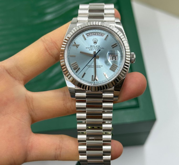 Rolex Day-date 40 228236 Ice Blue Roman