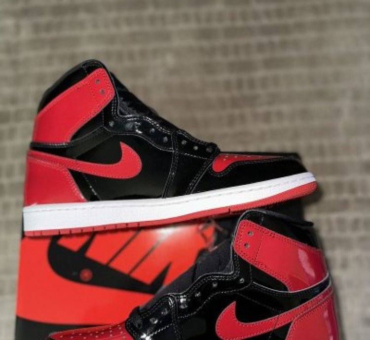 Air Jordan Retro 1 High Og Patent Bred