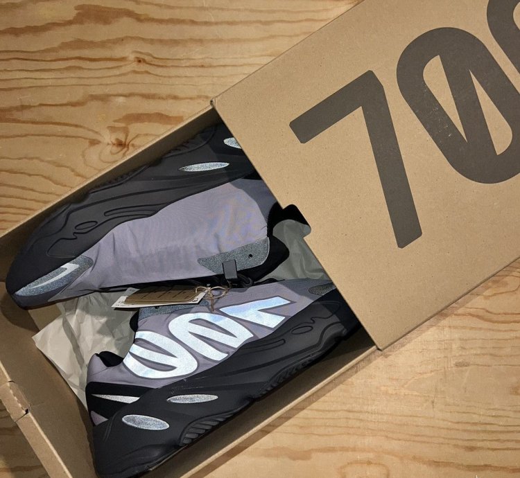 Men Adidas Yeezy Boost 700 Mnvn Geode Shoes