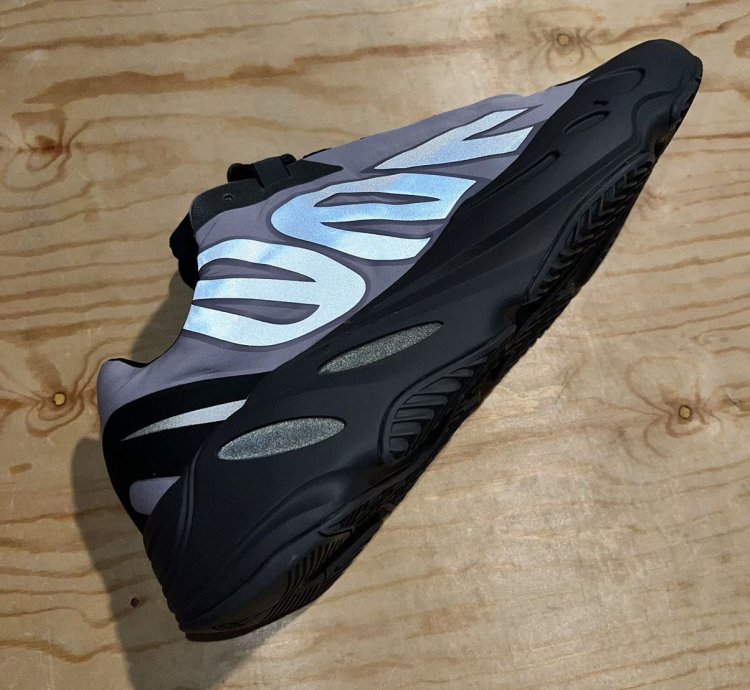Men Adidas Yeezy Boost 700 Mnvn Geode Shoes