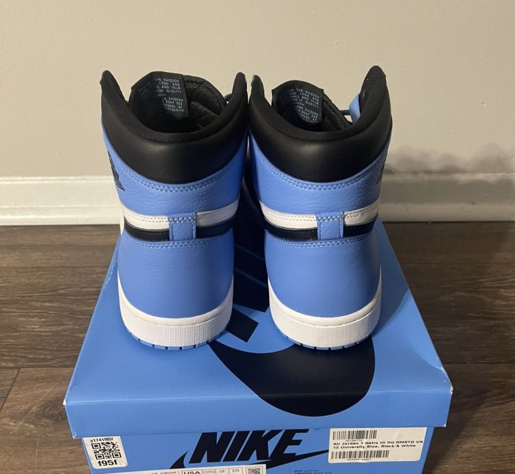 Air Jordan Retro 1 High Og Unc Toe