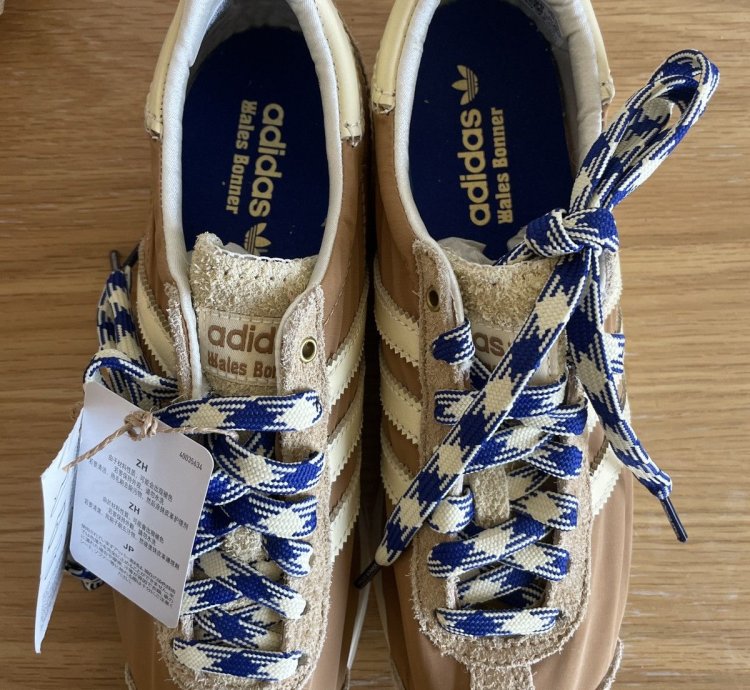 Model Adidas Originals Country Og Color Beige