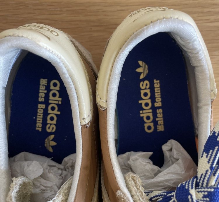 Model Adidas Originals Country Og Color Beige