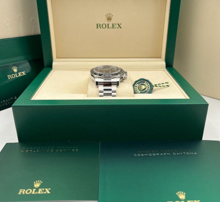 Rolex Daytona Black Dial Stainless Steel Bracelet 126500ln Unworn 2025