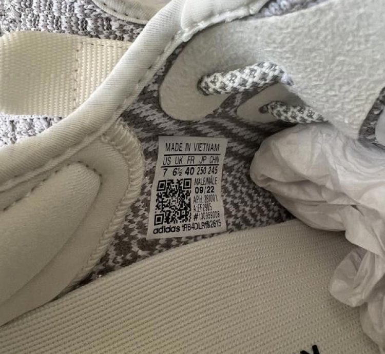 New Adidas Yeezy Boost 350 V2 Static Non-reflective Size 7