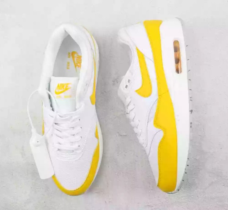 Nike Womens Air Max 1 Tour Yellow