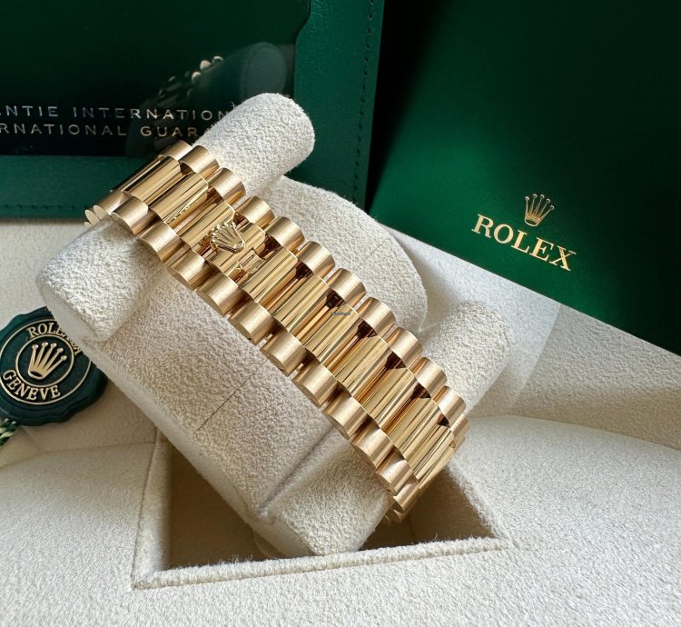 Rolex Day-date 40 228238 2023 Yellow Gold President Champagne Diamond Dial - Unworn Complete Set