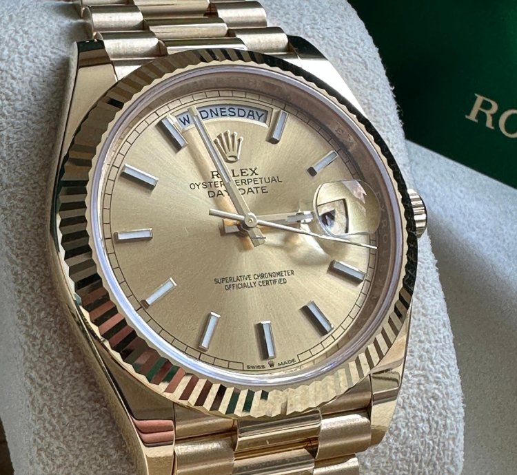 Rolex Day-date 40 228238 2024 Yellow Gold President Champagne Stick Dial - Unworn Complete Set
