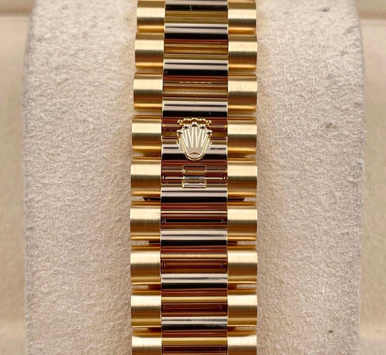 Rolex Day-date 40 228238 40mm Yellow Gold Black Index Dial Unworn 2023
