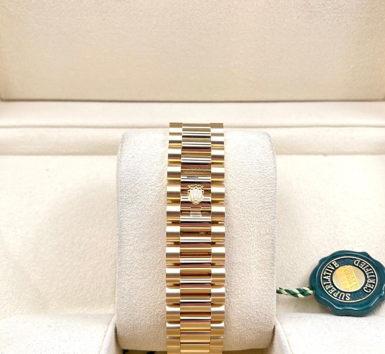 Rolex Day-date 40 228238 40mm Yellow Gold Green Roman Dial Unworn 2024