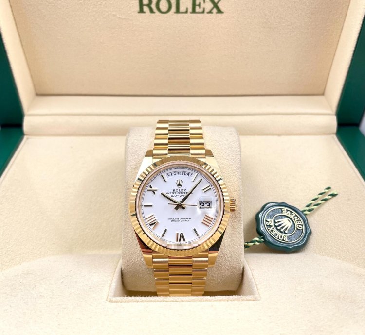 Rolex Day-date 40 228238 40mm Yellow Gold White Roman Dial Unworn 2023