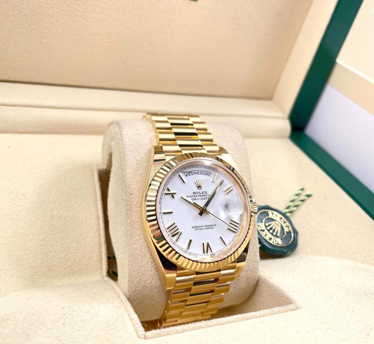 Rolex Day-date 40 228238 40mm Yellow Gold White Roman Dial Unworn 2023