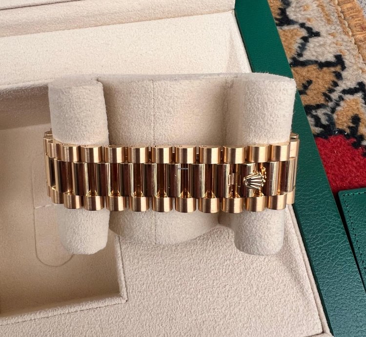 Rolex Day-date 40 228238 Automatic 2022 Yellow Gold Like New Unworn