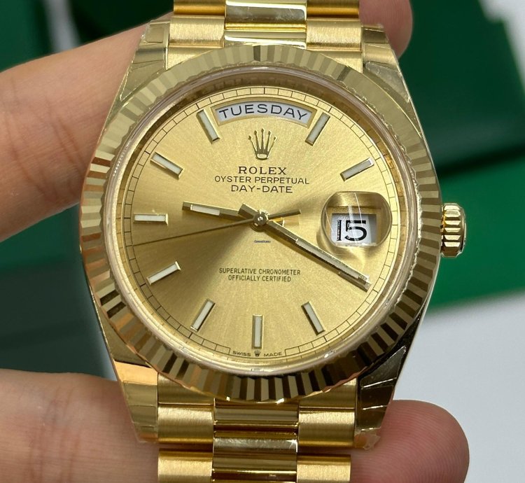 Rolex Day-date 40 228238 Champagne Index Dial