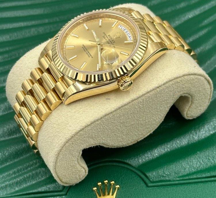 Rolex Day-date 40 228238 Champagne Index Dial