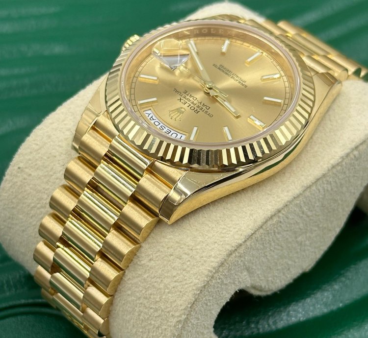 Rolex Day-date 40 228238 Champagne Index Dial