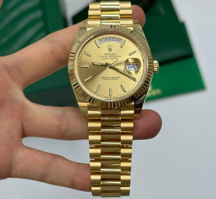 Rolex Day-date 40 228238 Champagne Index Dial