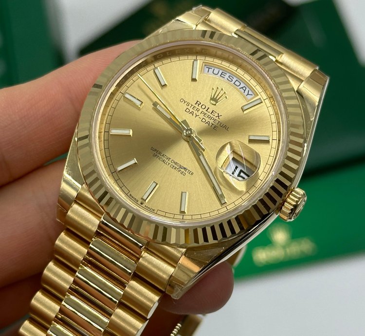 Rolex Day-date 40 228238 Champagne Index Dial