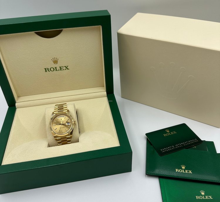 Rolex Day-date 40 228238 Champagne Index Dial