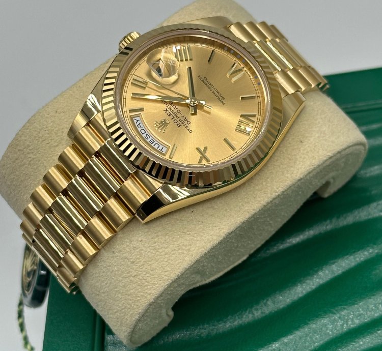 Rolex Day-date 40 228238 Champagne Roman Dial