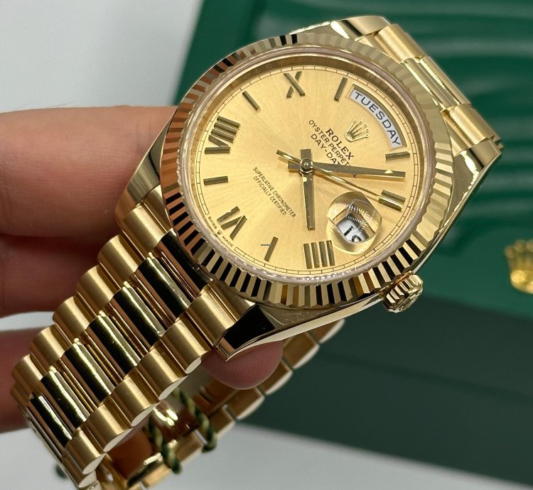 Rolex Day-date 40 228238 Champagne Roman Dial