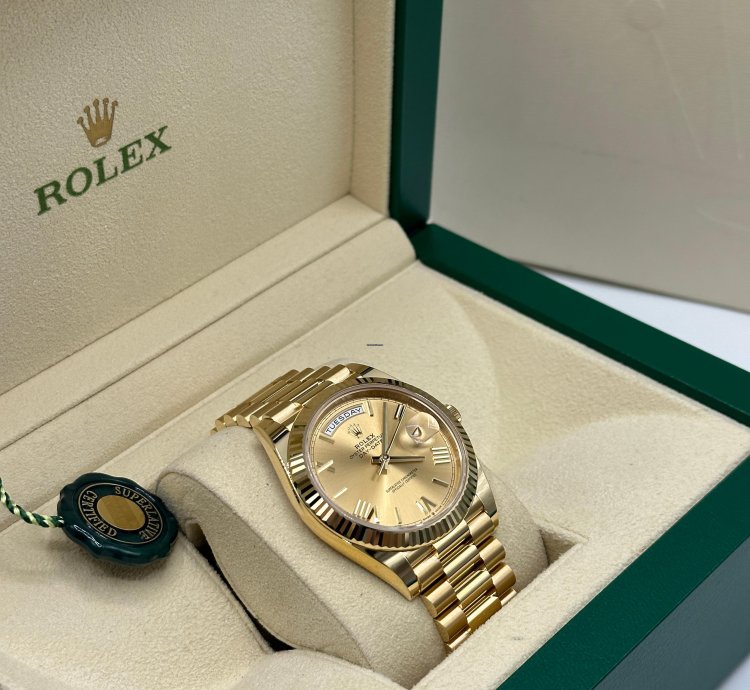 Rolex Day-date 40 228238 Champagne Roman Dial