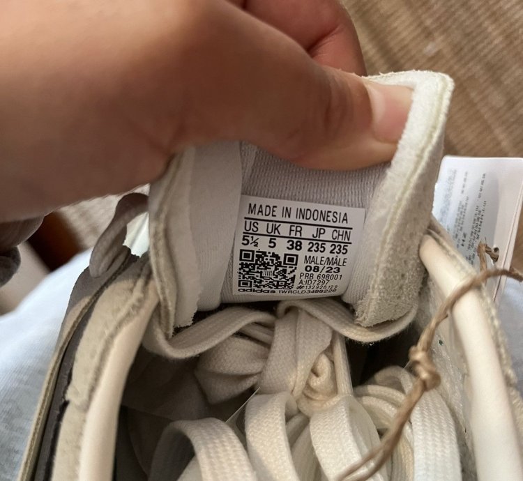 Ronnie Fieg Clarks 8th Street Samba Chalk White