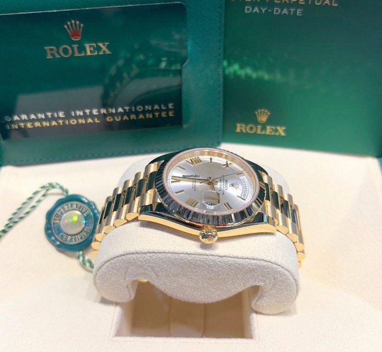 Rolex Day-date 40 228238 Day-date 40mm President Yellow Gold Silver Roman Dial