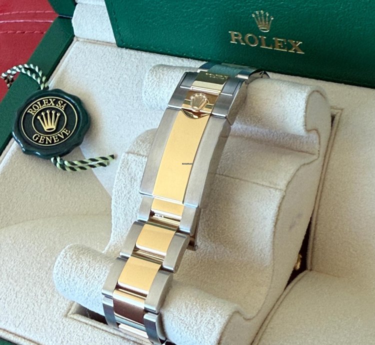Rolex Daytona Brand New 2025 Unworn Complete Set - 126503 White Dial