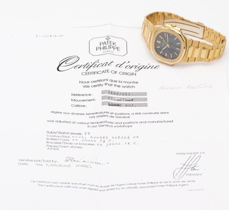 Patek Philippe Nautilus 18ct Yellowgold Blue Dial Ref 3800 001