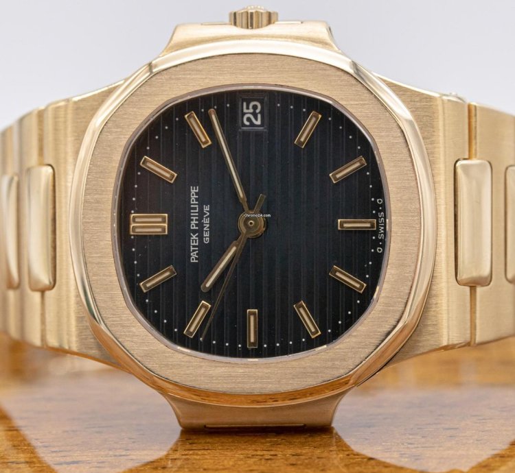 Patek Philippe Nautilus 18ct Yellowgold Blue Dial Ref 3800 001