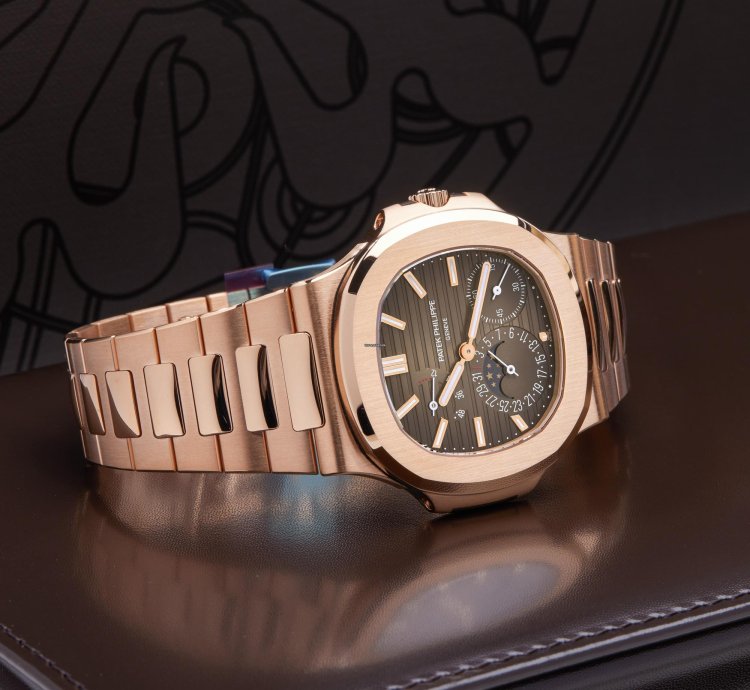 Patek Philippe Nautilus 18k Rose Gold 5712 1r-001 - Ats-w007866