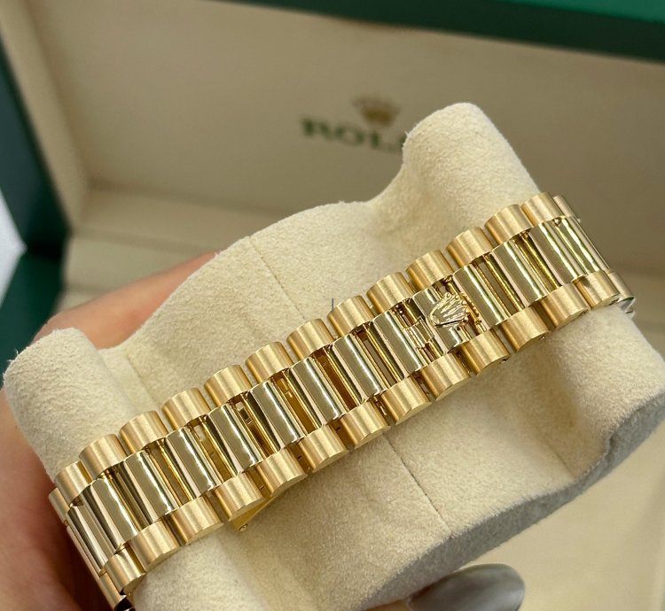 Rolex Day-date 40 228238 Green Roman Ombre