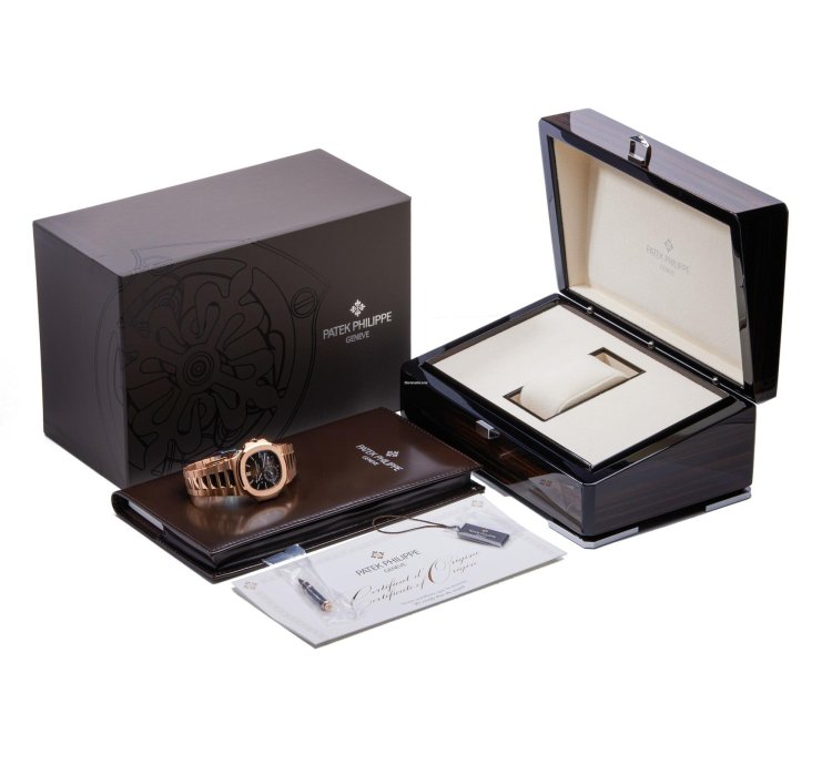 Patek Philippe Nautilus 18k Rose Gold 5712 1r-001 - Ats-w007866