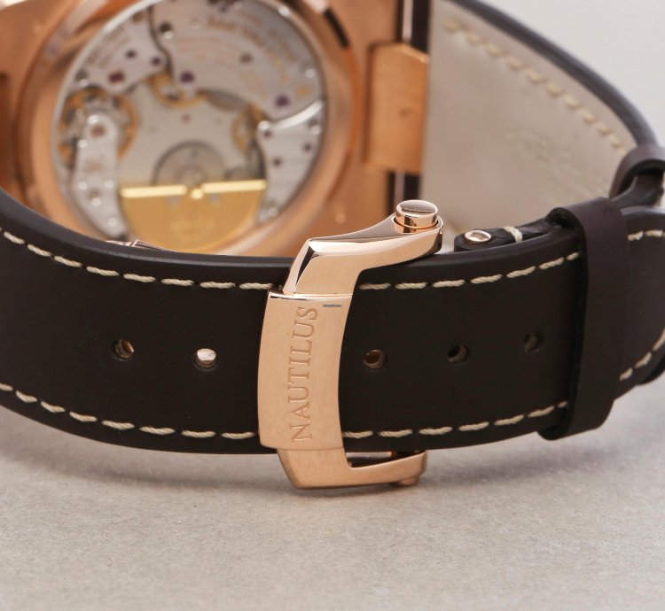 Patek Philippe Nautilus 18k Rose Gold 5712r-001 - Ats-w007785
