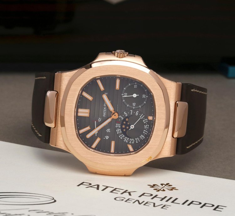 Patek Philippe Nautilus 18k Rose Gold 5712r-001 - Ats-w007891