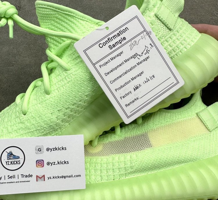 Sample Adidas Yeezy Boost 350 V2 Glow Size 12