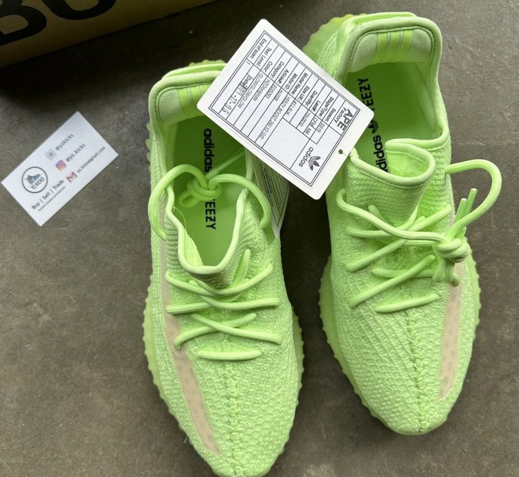 Sample Adidas Yeezy Boost 350 V2 Glow Size 12